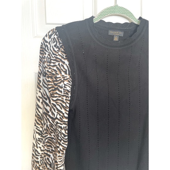 Current air sweater zebra sleeve blouse - Picture 4 of 5